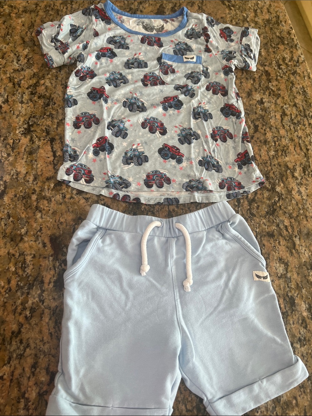 Free birdees 4th of July monster truck shorts and tee shirt set size 4T